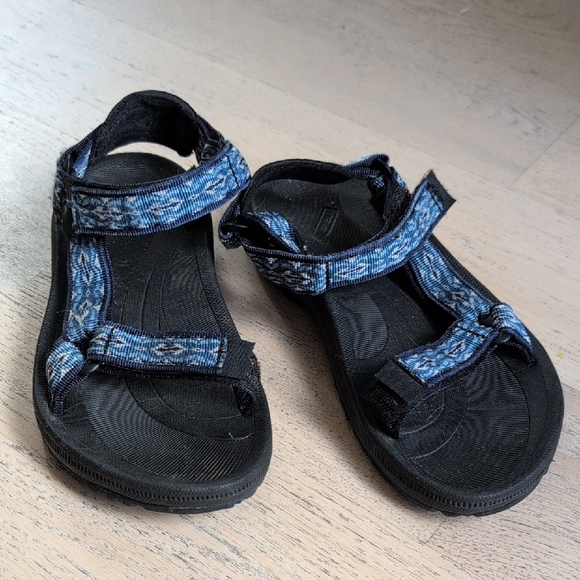 Teva Blue Sandals US women's Size 6 - Picture 1 of 6